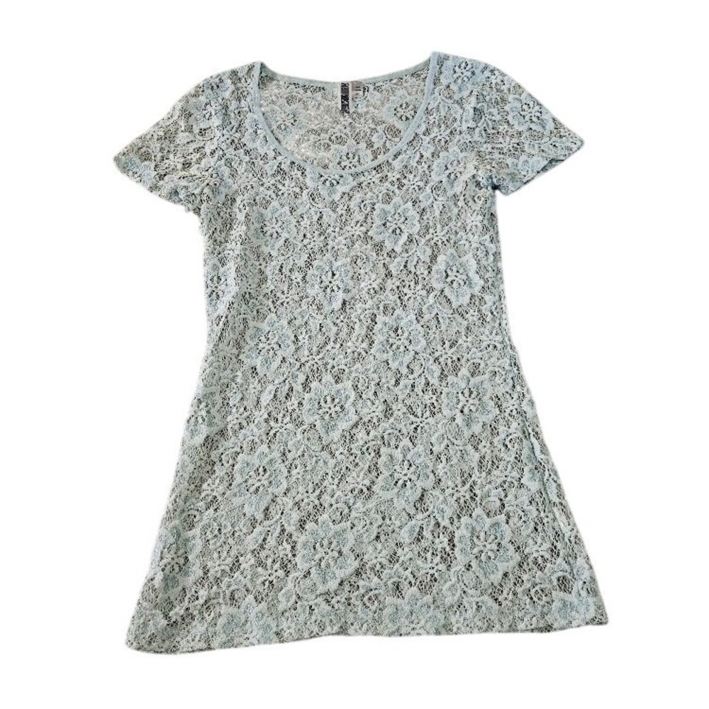 BKE Women Light Blue Floral Lace Sheer Short Sleeve Top Shirt Medium Romantic